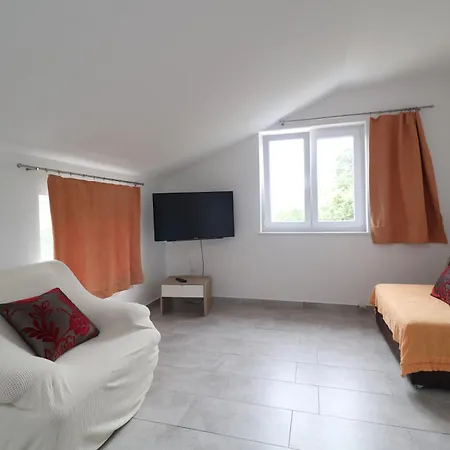 Villa House Tia *