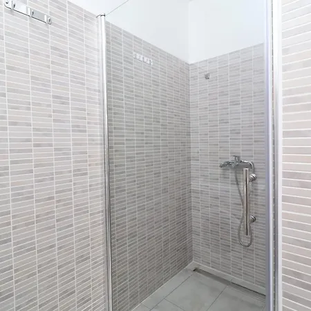 House Tia With Jacuzzi And Bbq In A Oasis 奥帕提亚