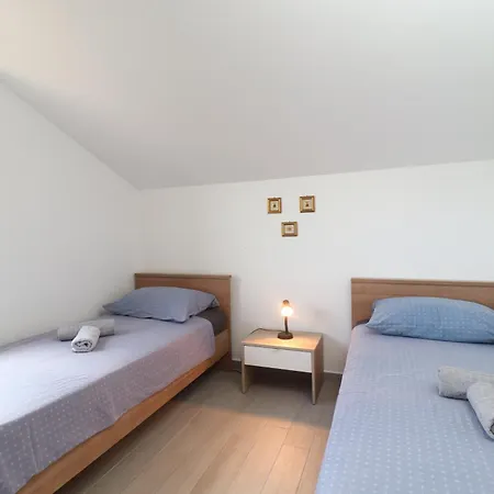 Villa House Tia With Jacuzzi And Bbq In A Oasis