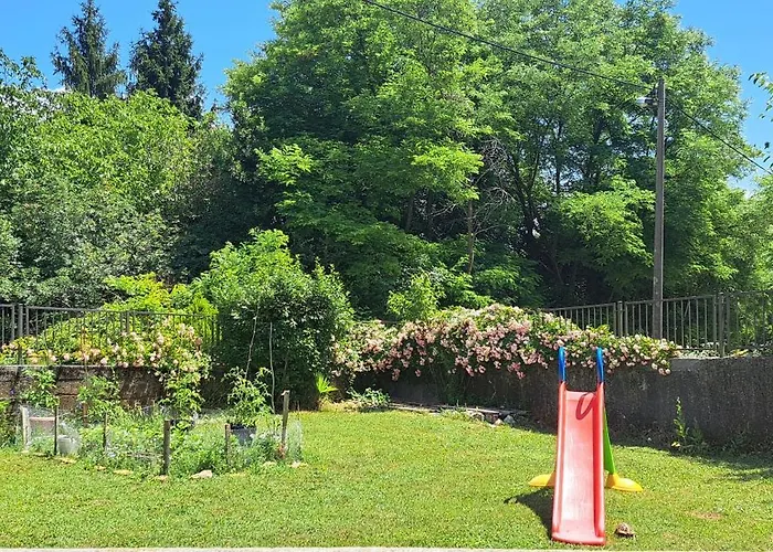 House Tia With Jacuzzi And Bbq In A Oasis